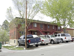 5532 S Grant St in Littleton, CO - Foto de edificio - Building Photo