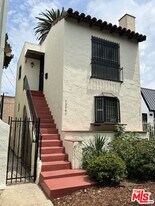1306 S Mansfield Ave in Los Angeles, CA - Building Photo