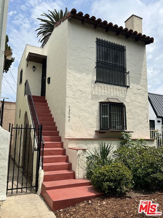 property at 1306 S Mansfield Ave