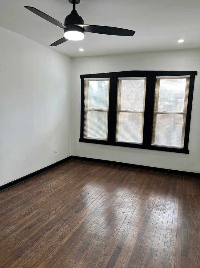 7202 S Indiana Ave in Chicago, IL - Building Photo - Building Photo
