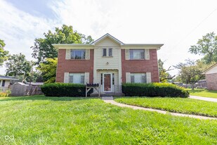 701 Brewer Pl in Greenwood, IN - Building Photo