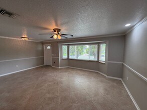 611 Green Briar Blvd in Altamonte Springs, FL - Foto de edificio - Building Photo