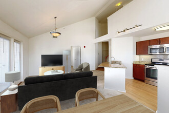 998 Stewart Ave-Unit -FL3-ID1261A in Garden City, NY - Building Photo - Building Photo