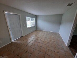 198 Charlotte Ave in Ft. Myers, FL - Building Photo - Building Photo