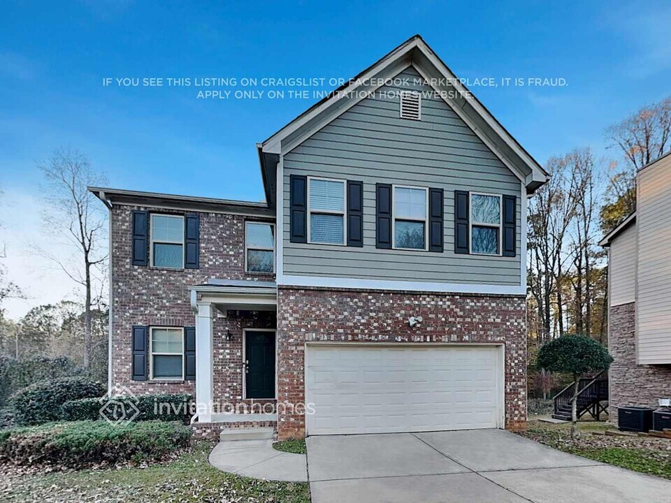 3479 Village Park Ln SW in Atlanta, GA - Building Photo