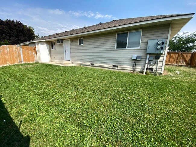 property at 1001 E 19th Ave