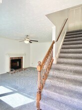 42 Glascow Way in Hampton, VA - Building Photo - Building Photo