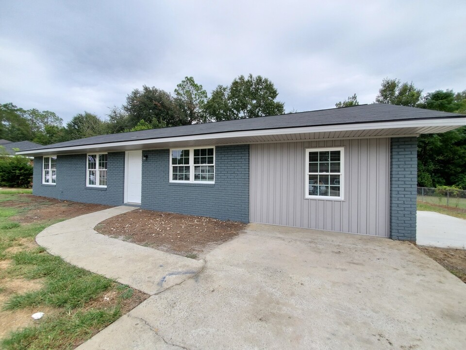 18 University Pl in Statesboro, GA - Building Photo