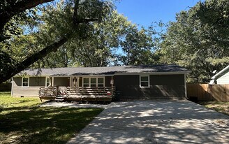 2231 Laverne Ave in Fayetteville, AR - Building Photo