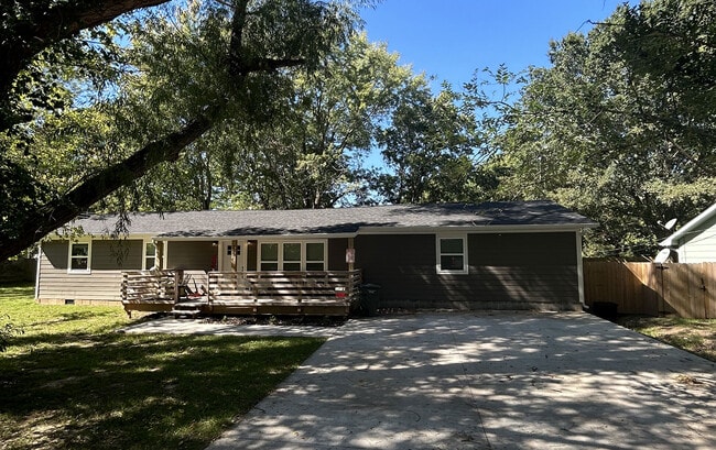 property at 2231 Laverne Ave