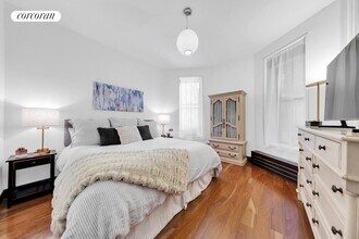 401 W End Ave in New York, NY - Building Photo - Building Photo