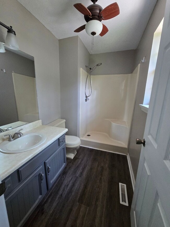 6918 Sandy Cove Dr in Harrison, TN - Building Photo - Building Photo