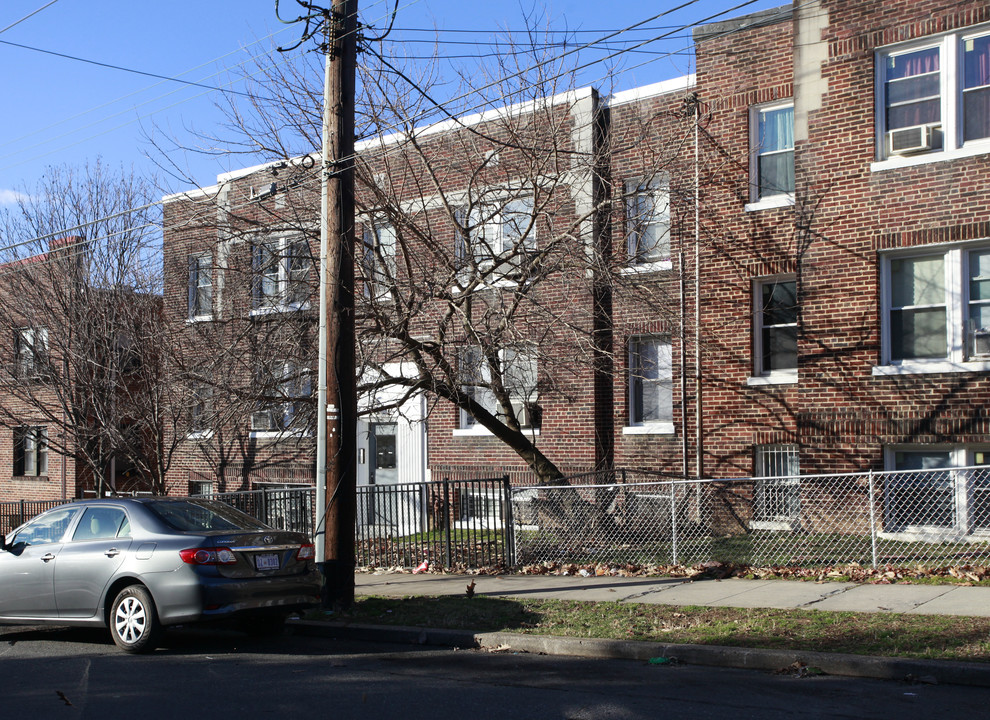 Chillum Castle Manor in Washington, DC - Building Photo