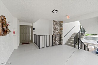 425 Wildwood Ln in Naples, FL - Building Photo - Building Photo