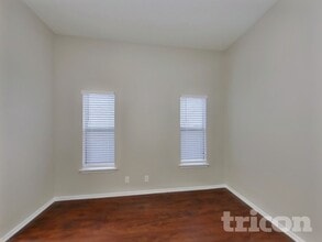 8035 Dove Trail Dr in San Antonio, TX - Foto de edificio - Building Photo