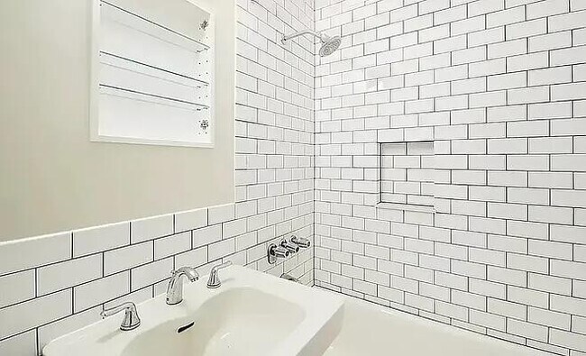 130 Water St in New York, NY - Foto de edificio - Building Photo