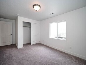 7743 Lone Tree Ct in Eagle Mountain, UT - Building Photo - Building Photo