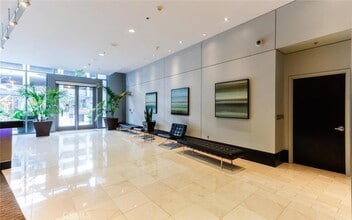 1100 S Hope St, Unit 1213 in Los Angeles, CA - Building Photo - Building Photo