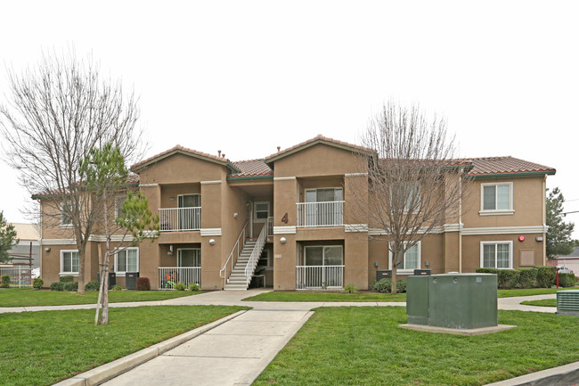 Kings Manor in Corcoran, CA - Foto de edificio - Building Photo