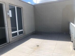 6316 NW 105th Pl in Doral, FL - Building Photo - Building Photo