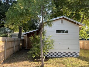 916 Chote Ave in Austin, TX - Building Photo - Building Photo