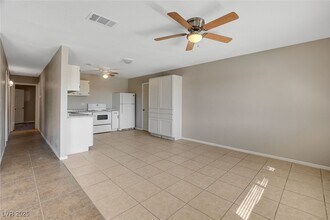 620 Palmhurst Dr in Las Vegas, NV - Building Photo - Building Photo