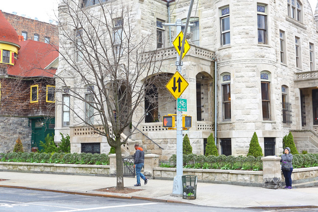 Bailey House Apartments in New York, NY - Building Photo - Building Photo