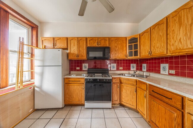 2842 W Augusta Blvd in Chicago, IL - Building Photo - Building Photo
