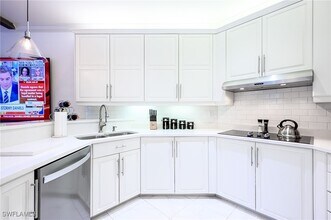 133 Colonade Cir in Naples, FL - Foto de edificio - Building Photo