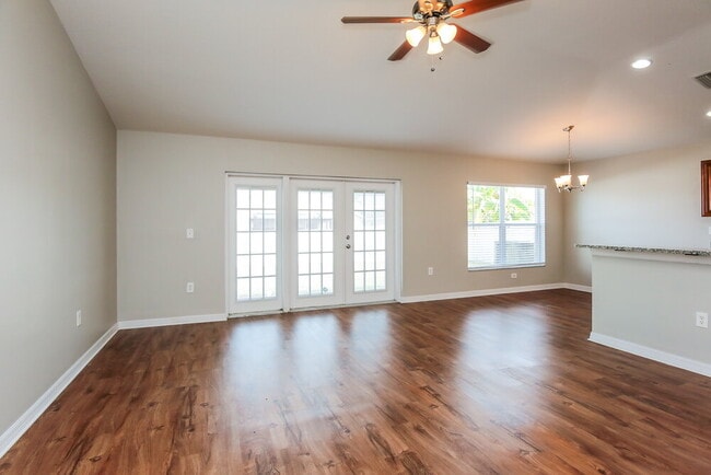 9727 Cypress Harbor Dr in Gibsonton, FL - Building Photo - Building Photo