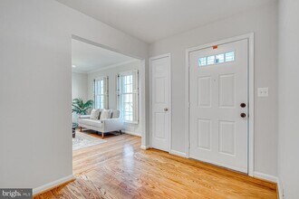 6421 Linway Terrace in McLean, VA - Building Photo - Building Photo