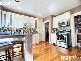 18 Brooks St, Unit 1 in Boston, MA - Building Photo