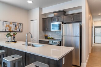 107th Apartments in Portland, OR - Building Photo - Interior Photo