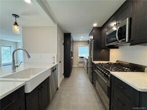 3 Spring St, Unit 1 in Hastings On Hudson, NY - Foto de edificio - Building Photo
