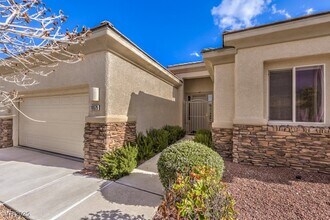 10575 Regal Stallion Ave in Las Vegas, NV - Building Photo - Building Photo