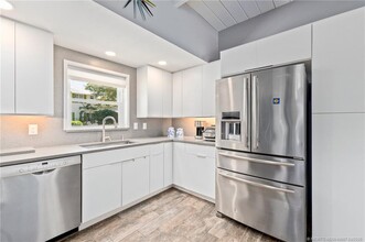 530 S Manor Dr in Stuart, FL - Building Photo - Building Photo