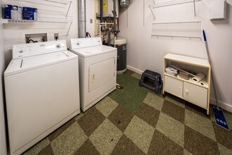 1925 W 32nd Ave-Unit -301 in Denver, CO - Building Photo - Building Photo