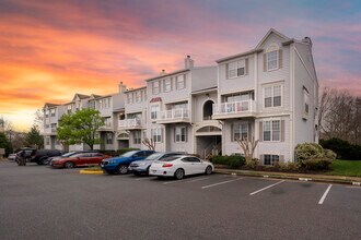 Gunston Corner Condominiums in Lorton, VA - Building Photo - Building Photo