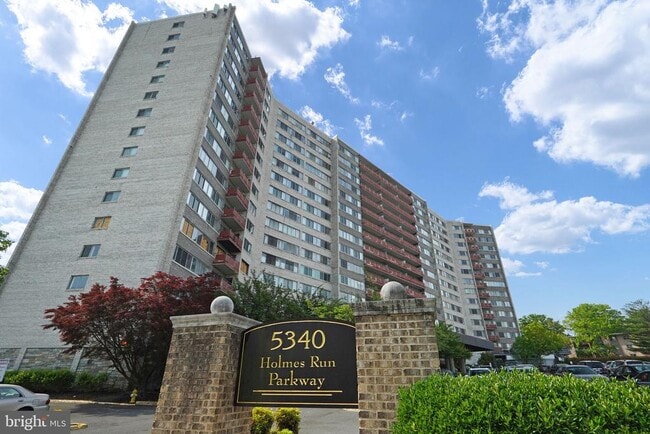 property at 5340 Holmes Run Pkwy