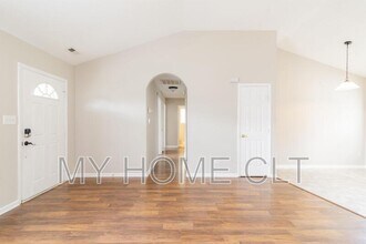 4123 Bryan Furr Dr in Charlotte, NC - Building Photo - Building Photo