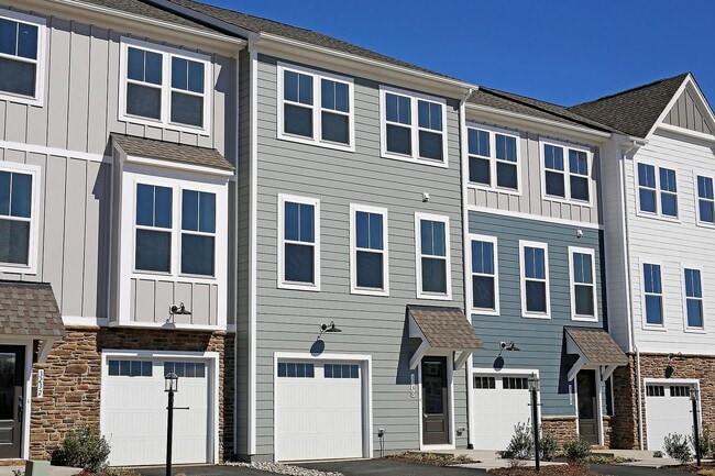 property at 3230 HUDSON St