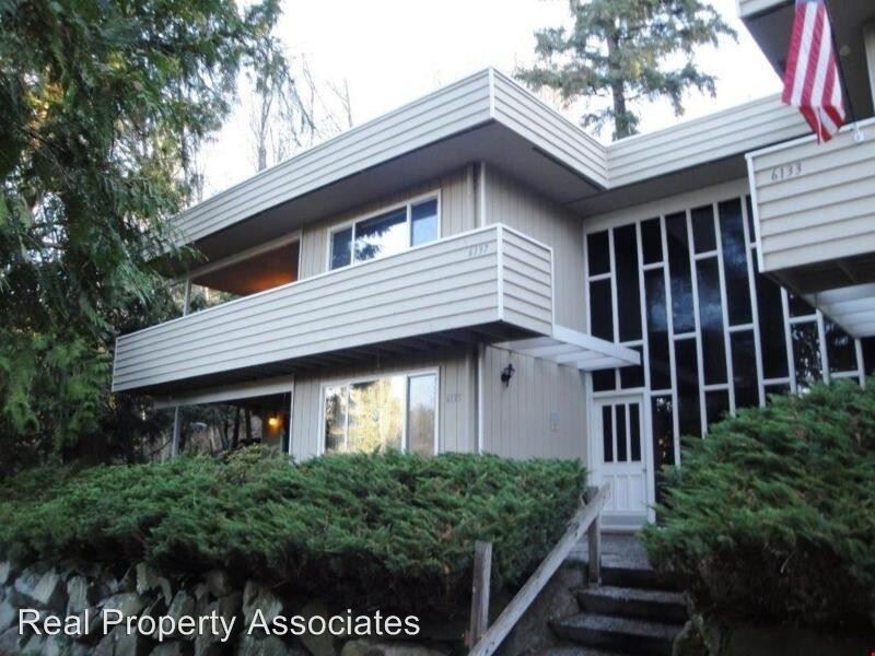 6131 NE 193rd Pl in Kenmore, WA - Building Photo