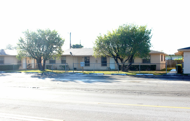 Southpoint Crossing (FL) in Homestead, FL - Building Photo - Building Photo