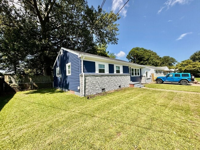 1811 Brookwood Rd in Norfolk, VA - Building Photo - Building Photo