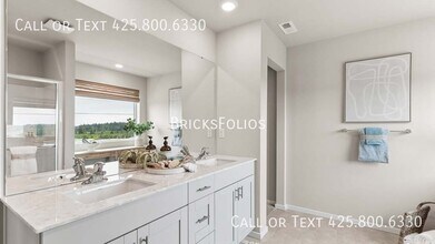 4004 Hyde Lp NE in Olympia, WA - Building Photo - Building Photo