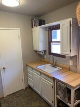 415 10th St, Unit Cottage-like Studio in Davis, CA - Foto de edificio - Building Photo