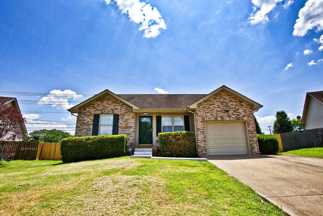 3263 Veranda Cir in Clarksville, TN - Building Photo