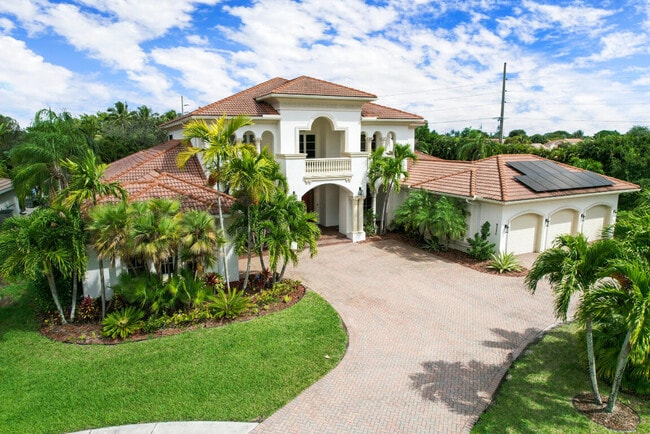 9525 Captiva Cir