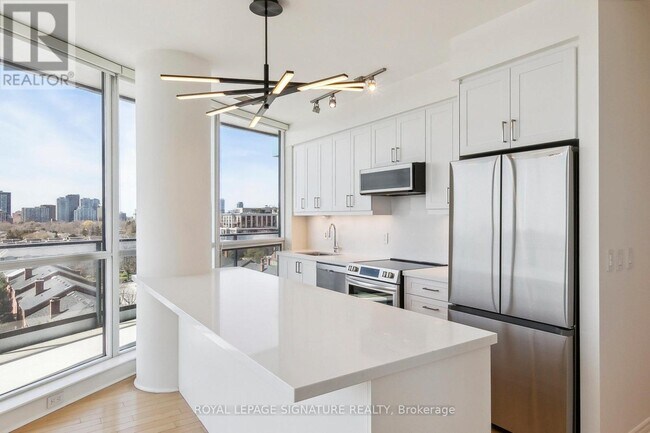 2885 Bayview Ave in Toronto, ON - Building Photo - Building Photo