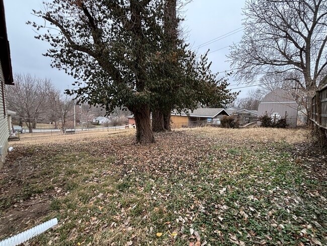 204 N Crescent Ave in Independence, MO - Building Photo - Building Photo